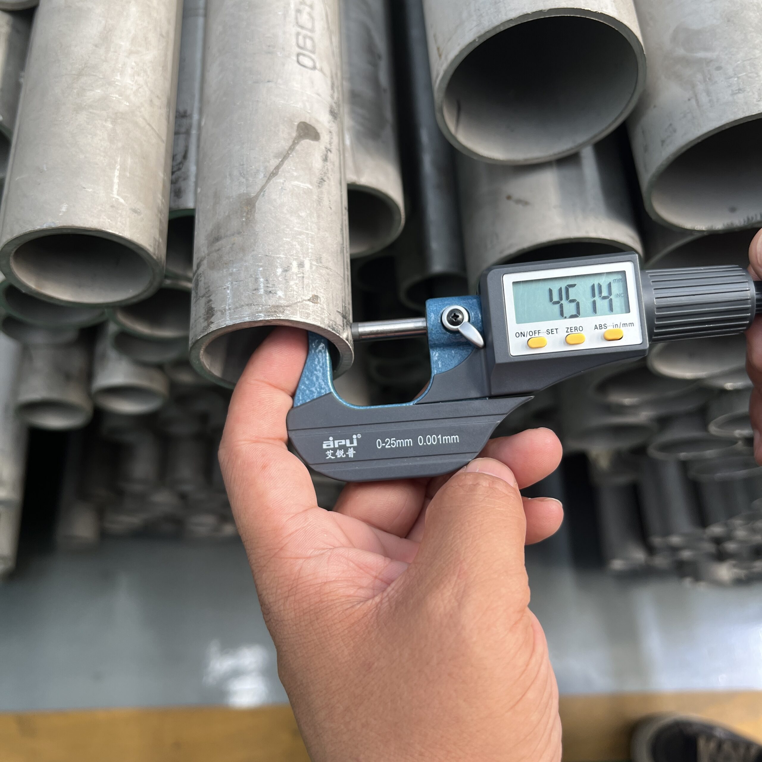 Stainless steel pipe