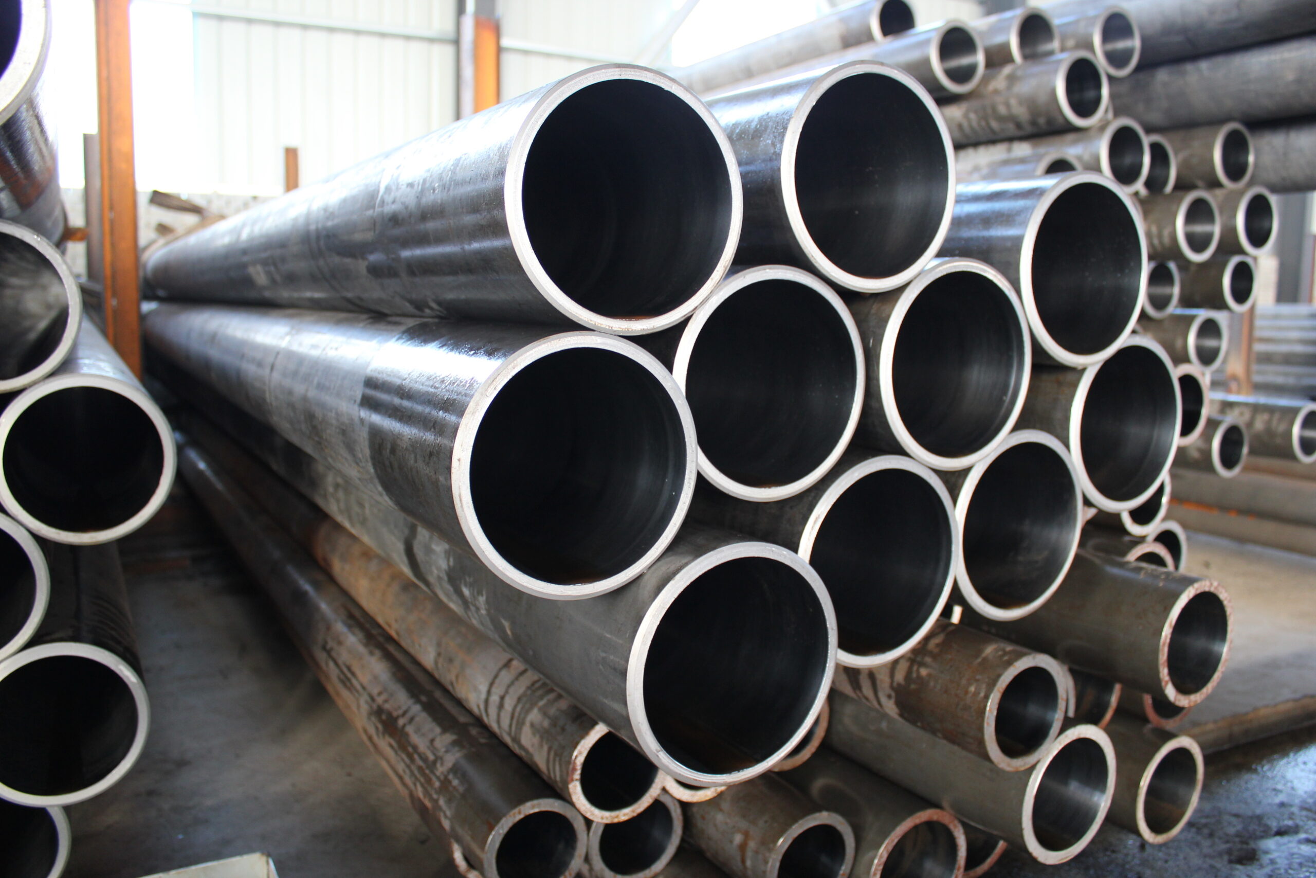 ST52 hydraulic cylinder pipe 42CrMo4 ASTM A106 GR.B CK45 H8 H9 Cold Rolled Seamless Carbon Steel Honed Tube 2 IMG 5512 scaled
